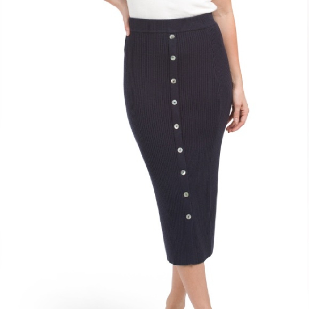 ✨2 for $30 bundle + discounted shipping✨
 Navy Button-Front Pencil Skirt
